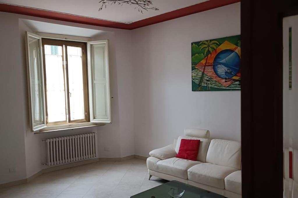 Casa Giafer Apt Luminoso Spazioso Ben Localizzato ฟลอเรนซ์ ภายนอก รูปภาพ